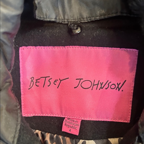 Betsey Johnson Black Trench Coat with Faux Fur Collar - Picture 2 of 7